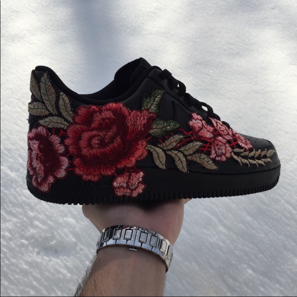 Custom nikes with Roses - Picture 3 of 3